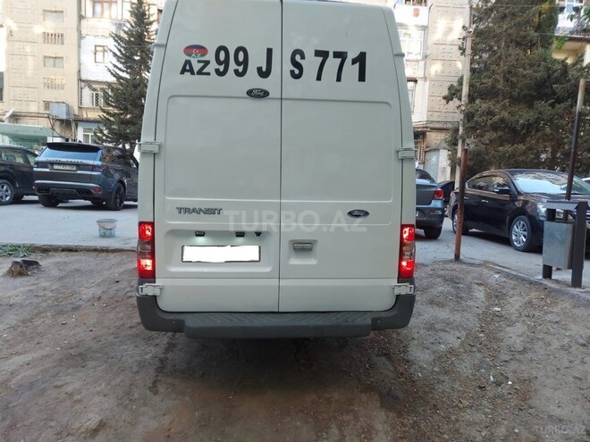 Ford Transit-6