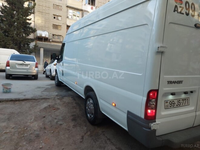 Ford Transit-4