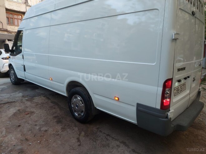 Ford Transit-7