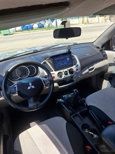 Mitsubishi L200-6