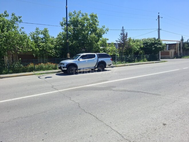 Mitsubishi L200-7