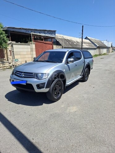 Mitsubishi L200-2