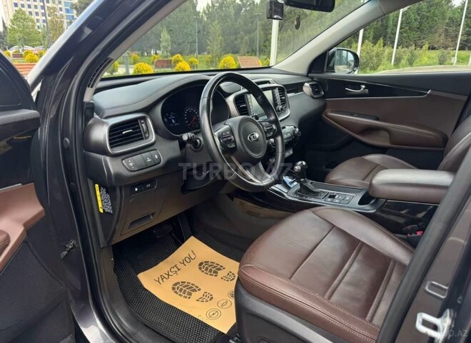 Kia Sorento-11