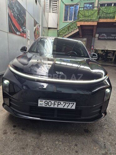 Li Auto L6-1