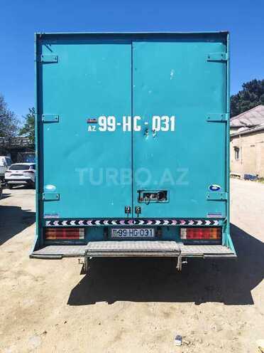 Mercedes Vario-6