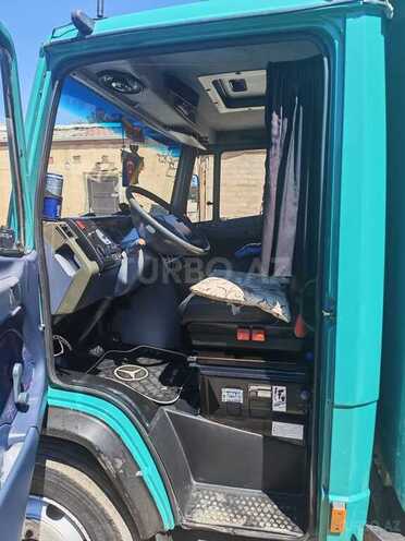 Mercedes Vario-8