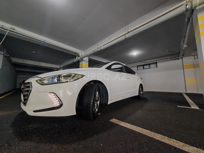 Hyundai Avante-2