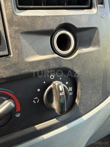 Ford Transit-8