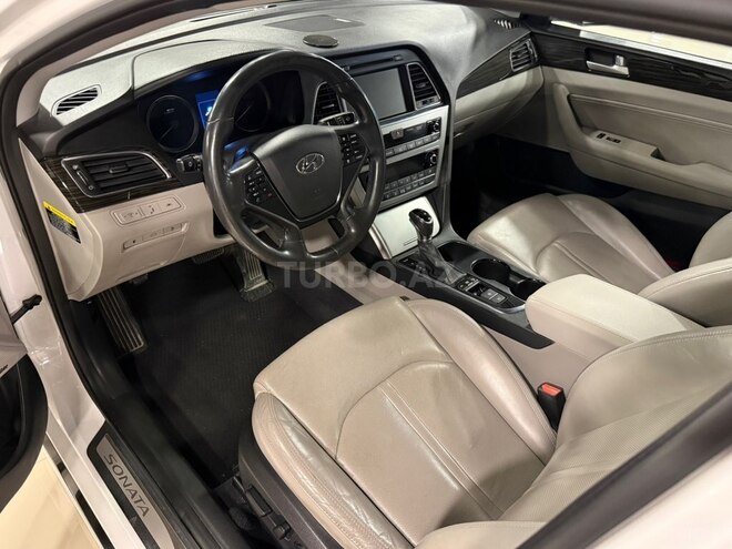 Hyundai Sonata-6