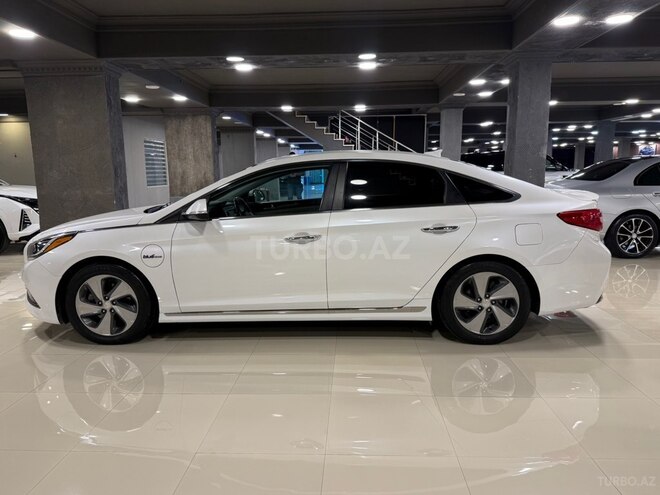 Hyundai Sonata-5