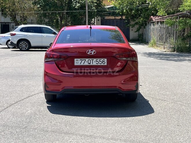 Hyundai Accent-9