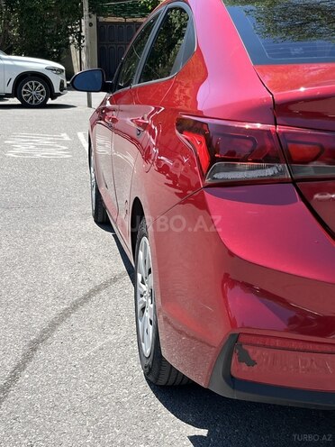 Hyundai Accent-10