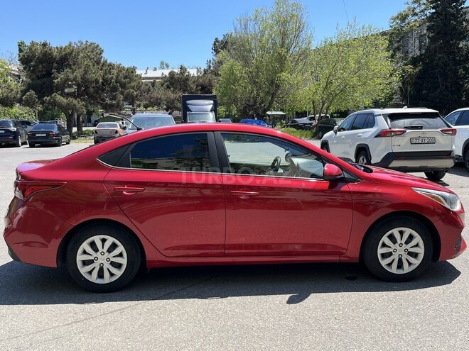 Hyundai Accent-4