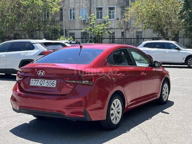 Hyundai Accent-7