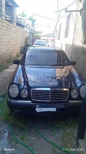 Mercedes E 280-1