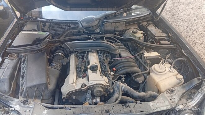 Mercedes E 280-5