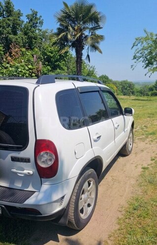 Chevrolet Niva-5
