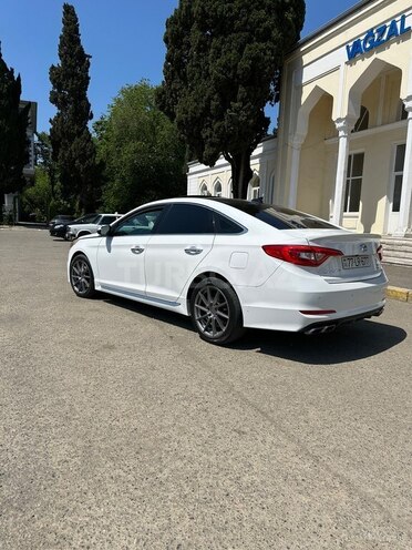 Hyundai Sonata-5