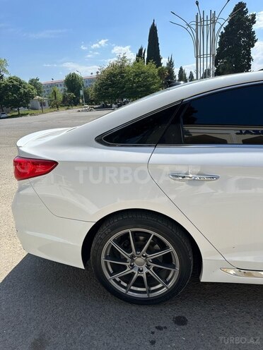 Hyundai Sonata-2