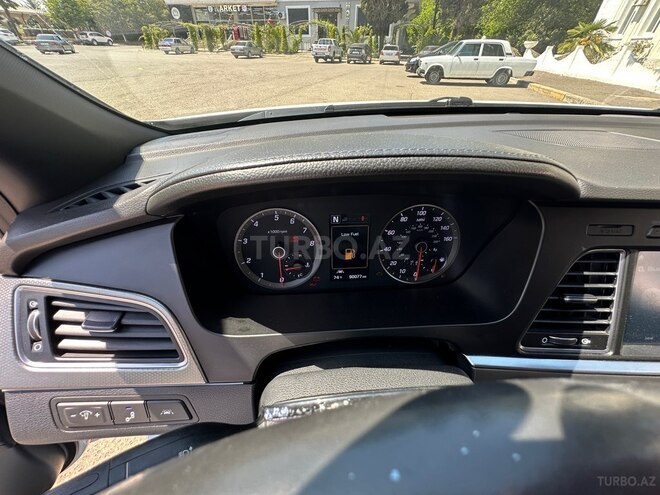 Hyundai Sonata-11