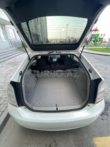 Toyota Prius-4