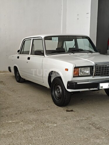 LADA (VAZ) 2107-2