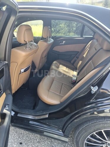 Mercedes E 220-2