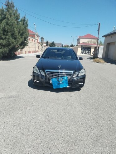 Mercedes E 220-1