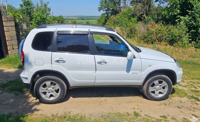 Chevrolet Niva-3