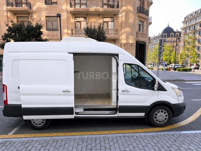 Ford Transit-5