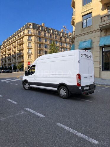 Ford Transit-6