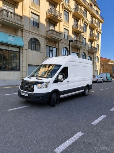 Ford Transit-4