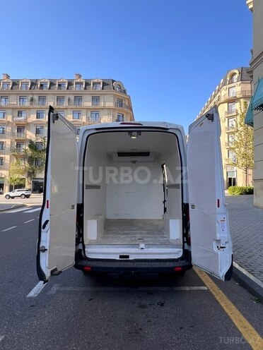 Ford Transit-7