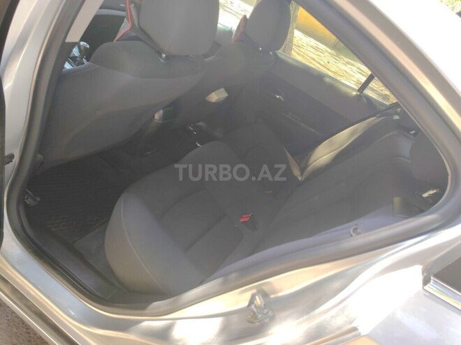 Chevrolet Cruze-5