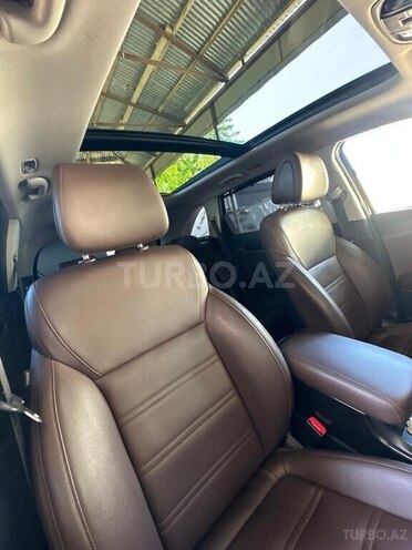 Kia Sorento-12