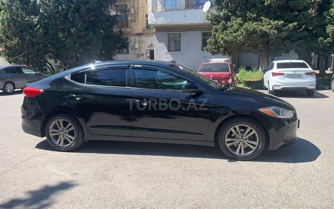 Hyundai Elantra-8