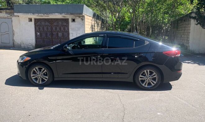 Hyundai Elantra-7