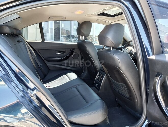 BMW 320d-8
