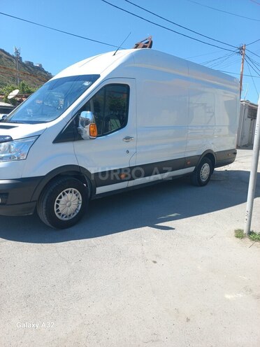 Ford Transit-6