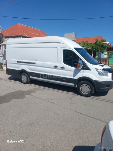 Ford Transit-7