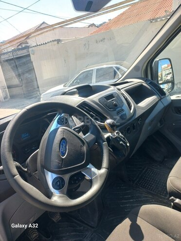 Ford Transit-3
