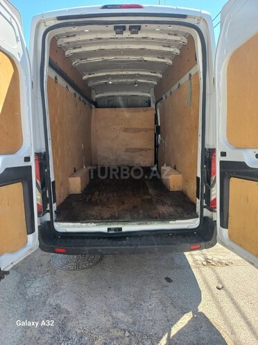 Ford Transit-4