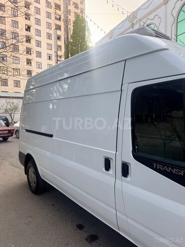 Ford Transit-4