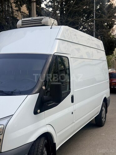 Ford Transit-5