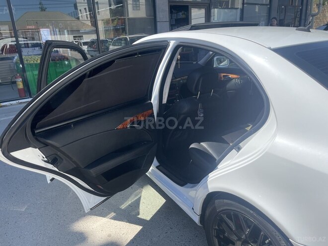 Mercedes E 220-12