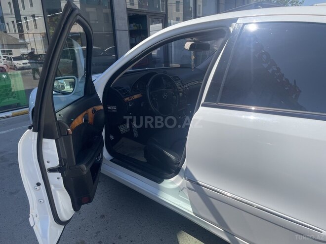 Mercedes E 220-13