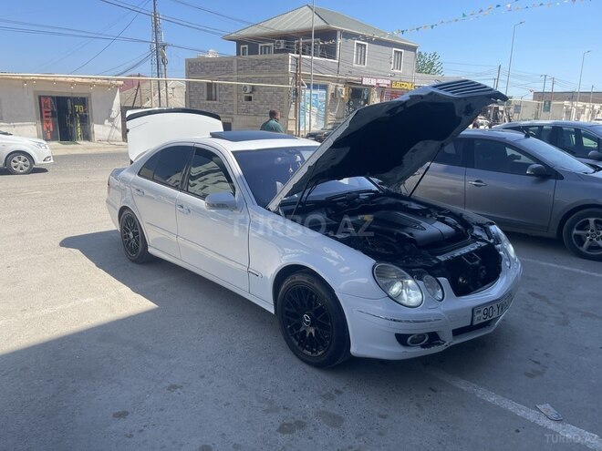Mercedes E 220-17