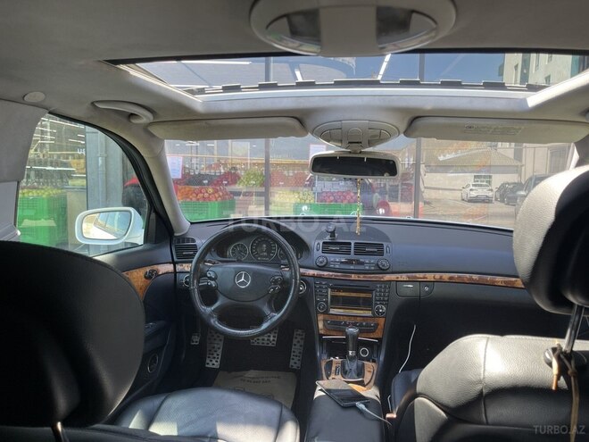Mercedes E 220-2