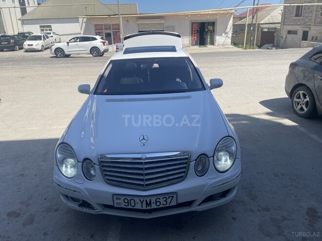 Mercedes E 220-1