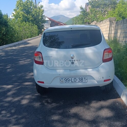 Renault Sandero-8